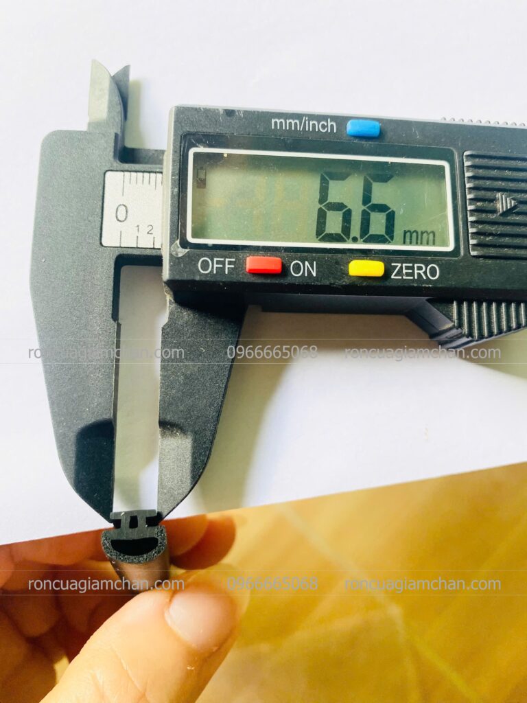 Chân ron đưa vào rãnh khung bao : 6.5-6.5mm